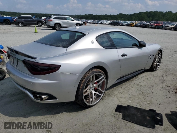 2011 Maserati GranTurismo S with VIN ZAM45KLA0B0056442, listed as a Copart auction lot 59901125 with 81,595 mi miles and Clean title. Bid and sale history available at DreamBid. Image 3.