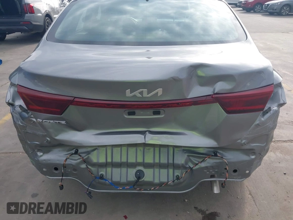 2024 Kia Forte LXS z VIN 3KPF24AD6RE836512, wystawiony jako IAAI lot #42166367 z przebiegiem 3 352 mil mil oraz . Historia ofert i sprzedaży dostępna na DreamBid. Obrazek 19.