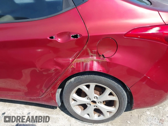 2013 Hyundai Elantra GLS z VIN 5NPDH4AE2DH264759, wystawiony jako IAAI lot #42259613 z przebiegiem 162 881 mil mil oraz . Historia ofert i sprzedaży dostępna na DreamBid. Obrazek 6.