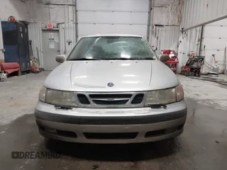 2001 Saab 9-5 with VIN YS3ED48E913024520, listed as a IAAI auction lot 41547440 with 154,615 mi miles. Bid and sale history available at carsss.com. Image 12.