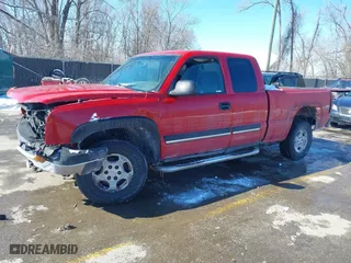 2003 Chevrolet Silverado 1500 LS with VIN 2GCEK19T931230082, listed as a IAAI auction lot 41625382 with 204,638 mi miles. Bid and sale history available at carsss.com. Image 17.