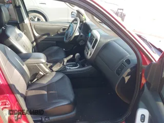 2005 Ford Escape Limited z VIN 1FMYU94185KB95271, wystawiony jako IAAI lot #40210446 z przebiegiem 71 038 mil mil oraz . Historia ofert i sprzedaży dostępna na DreamBid. Obrazek 5.
