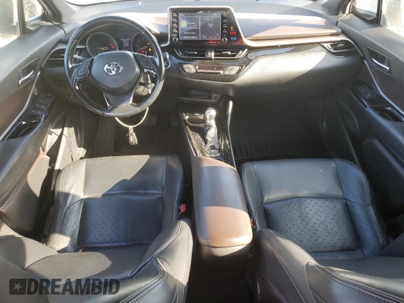 2019 Toyota C-HR XLE z VIN JTNKHMBX7K1014151, wystawiony jako Copart lot #50699475 z przebiegiem 102 995 mil mil oraz Czysty tytuł • Clean title. Historia ofert i sprzedaży dostępna na DreamBid. Obrazek 8.