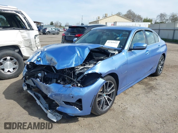 2022 BMW 3 Series 330e with VIN 3MW5P7J01N8C37289, listed as a IAAI auction lot 41765524 with 1 mi miles. Bid and sale history available at carsss.com. Image 20.