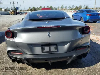 2023 Ferrari Portofino z VIN ZFF02RPA2P0294865, wystawiony jako Copart lot #80473504 z przebiegiem 1927 mil mil oraz Szkody całkowita. Historia ofert i sprzedaży dostępna na DreamBid. Obrazek 6.