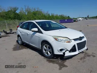 2013 Ford Focus SE with VIN 1FADP3F26DL203377, listed as a IAAI auction lot 41998750 with 70,000 mi miles. Bid and sale history available at carsss.com. Image 1.