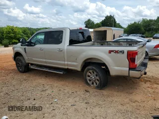 2017 Ford F-250 Lariat z VIN 1FT7W2BTXHEC94053, wystawiony jako Copart lot #61049155 z przebiegiem 57 994 mil mil oraz Szkoda całkowita • Salvage title. Historia ofert i sprzedaży dostępna na DreamBid. Obrazek 2.