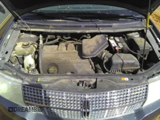 2010 Lincoln MKX z VIN 2LMDJ6JC4ABJ02928, wystawiony jako Copart lot #49397445 z przebiegiem 201 487 mil mil oraz Szkoda całkowita • Salvage title. Historia ofert i sprzedaży dostępna na DreamBid. Obrazek 12.