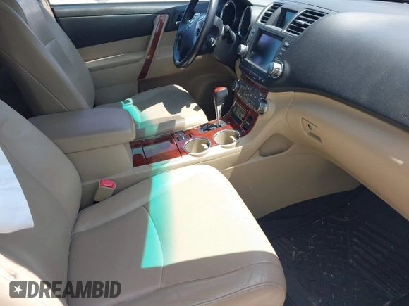 2011 Toyota Highlander Limited with VIN 5TDYK3EH8BS031915, listed as a IAAI auction lot 41984426 with 170,347 mi miles and . Bid and sale history available at DreamBid. Image 5.