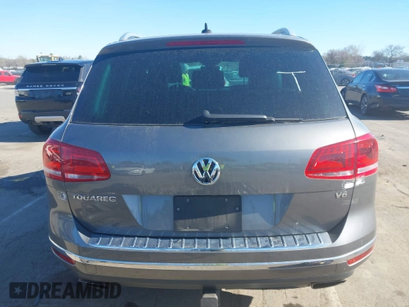 2017 Volkswagen Touareg Wolfsburg Edition с VIN WVGRF7BP1HD004308, выставлен на аукционе IAAI как лот 41860019 с пробегом 74 044 миль миль и . История ставок и продаж доступна на DreamBid. Изображение 16.
