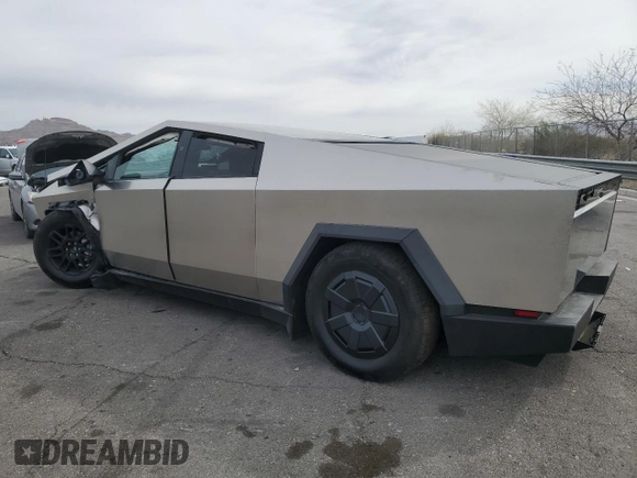 2024 Tesla Cybertruck с VIN 7G2CEHEDXRA056495, выставлен на аукционе Copart как лот 50212135 с пробегом 5 280 миль миль и Списание • Salvage title. История ставок и продаж доступна на DreamBid. Изображение 2.