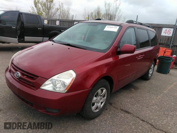 2008 Kia Sedona LX with VIN KNDMB233786250423, listed as a IAAI auction lot 41968729 with 167,501 mi miles. Bid and sale history available at carsss.com. Image 2.