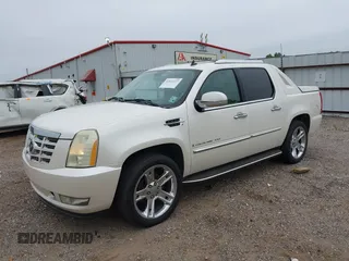 2007 Cadillac Escalade EXT with VIN 3GYFK62817G141539, listed as a IAAI auction lot 42022337 with 211,440 mi miles. Bid and sale history available at carsss.com. Image 22.