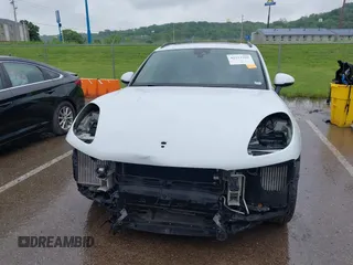 2017 Porsche Macan S z VIN WP1AB2A50HLB19003, wystawiony jako IAAI lot #42212299 z przebiegiem 110 723 mil mil oraz . Historia ofert i sprzedaży dostępna na DreamBid. Obrazek 13.