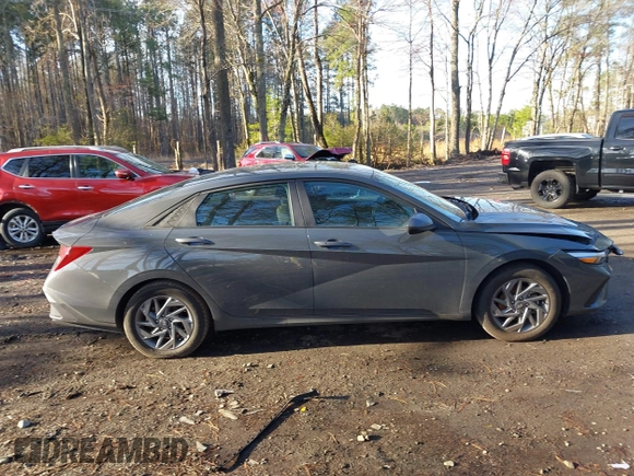 2024 Hyundai Elantra SEL z VIN KMHLM4DGXRU832768, wystawiony jako IAAI lot #41826429 z przebiegiem 11 221 mil mil oraz . Historia ofert i sprzedaży dostępna na DreamBid. Obrazek 14.