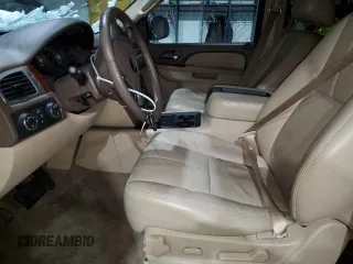 2010 Chevrolet Tahoe LT z VIN 1GNUKBE03AR186637, wystawiony jako Copart lot #44437825 z przebiegiem 223 361 mil mil oraz Szkoda całkowita • Salvage title. Historia ofert i sprzedaży dostępna na DreamBid. Obrazek 7.