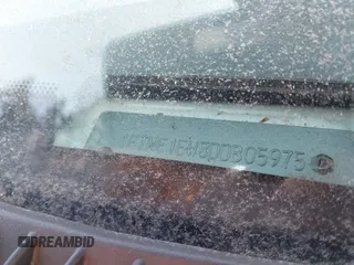 2013 Ford Econoline Cargo Commercial z VIN 1FTNE1EW8DDB05975, wystawiony jako IAAI lot #42522747 z przebiegiem 85 838 mil mil oraz . Historia ofert i sprzedaży dostępna na DreamBid. Obrazek 9.