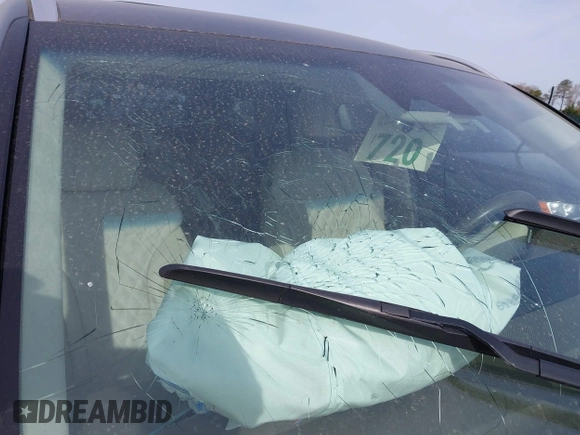 2023 Genesis GV80 z VIN KMUHCESC2PU127234, wystawiony jako IAAI lot #42076050 z przebiegiem 24 281 mil mil oraz . Historia ofert i sprzedaży dostępna na DreamBid. Obrazek 18.