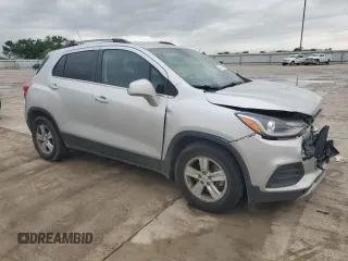 2019 Chevrolet Trax LT z VIN KL7CJLSB8KB844947, wystawiony jako Copart lot #51800355 z przebiegiem 93 740 mil mil oraz Szkoda całkowita • Salvage title. Historia ofert i sprzedaży dostępna na DreamBid. Obrazek 4.
