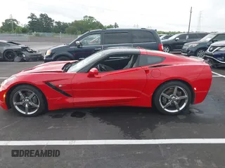 2015 Chevrolet Corvette 3LT z VIN 1G1YF2D77F5110035, wystawiony jako IAAI lot #42180031 z przebiegiem 95 684 mil mil oraz . Historia ofert i sprzedaży dostępna na DreamBid. Obrazek 14.