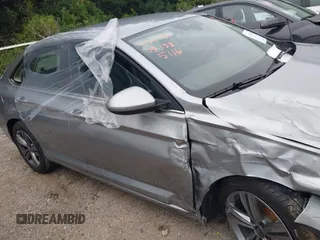 2024 Volkswagen Jetta SE z VIN 3VWEM7BU9RM083387, wystawiony jako IAAI lot #42431499 z przebiegiem 32 476 mil mil oraz . Historia ofert i sprzedaży dostępna na DreamBid. Obrazek 12.