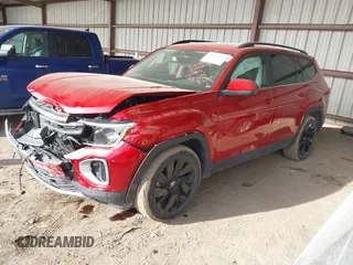2024 Volkswagen Atlas SE z VIN 1V2KR2CAXRC549178, wystawiony jako IAAI lot #41814027 z przebiegiem 11 552 mil mil oraz . Historia ofert i sprzedaży dostępna na DreamBid. Obrazek 17.