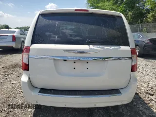 2011 Chrysler Town & Country Touring L z VIN 2A4RR8DG7BR783713, wystawiony jako Copart lot #57297455 z przebiegiem 148 455 mil mil oraz Szkoda całkowita • Salvage title. Historia ofert i sprzedaży dostępna na DreamBid. Obrazek 6.