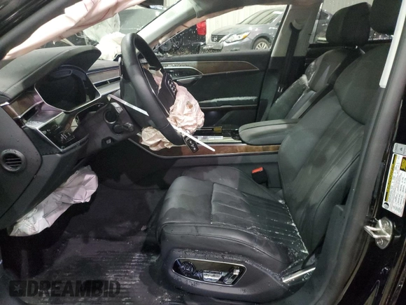 2024 Audi A8 z VIN WAULDAF88RN011314, wystawiony jako Copart lot #44944685 z przebiegiem 5 063 mil mil oraz Szkoda całkowita • Salvage title. Historia ofert i sprzedaży dostępna na DreamBid. Obrazek 7.