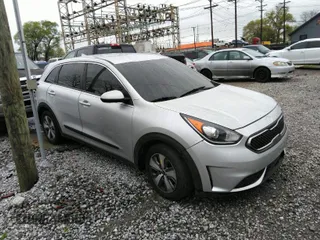 2018 Kia Niro LX with VIN KNDCB3LCXJ5147445, listed as a IAAI auction lot 41930470 with 134,224 mi miles. Bid and sale history available at carsss.com. Image 1.