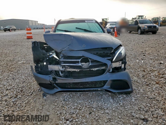 2018 Mercedes-Benz C 300 z VIN 55SWF4JB7JU263457, wystawiony jako Copart lot #58995055 z przebiegiem 78 538 mil mil oraz Szkoda całkowita • Salvage title. Historia ofert i sprzedaży dostępna na DreamBid. Obrazek 5.