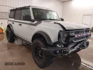 2022 Ford Bronco with VIN 1FMEE5DH4NLB88639, listed as a IAAI auction lot 41597123 with 31,897 mi miles. Bid and sale history available at carsss.com. Image 1.