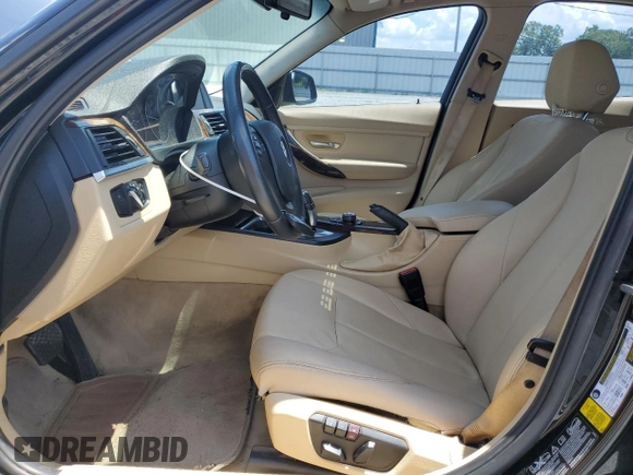 2013 BMW 3 Series 320i xDrive with VIN WBA3C3C54DF981575, listed as a Copart auction lot 65572755 with 130,468 mi miles and Clean title. Bid and sale history available at DreamBid. Image 7.