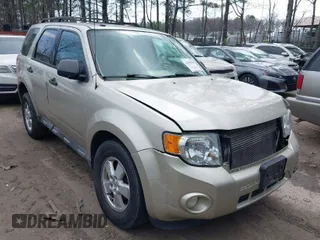 2010 Ford Escape XLT with VIN 1FMCU9D76AKC90839, listed as a IAAI auction lot 41828559 with 194,694 mi miles. Bid and sale history available at carsss.com. Image 1.