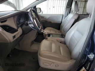 2019 Toyota Sienna XLE with VIN 5TDDZ3DC3KS217040, listed as a Copart auction lot 61556495 with 85,309 mi miles and Salvage title. Bid and sale history available at DreamBid. Image 7.