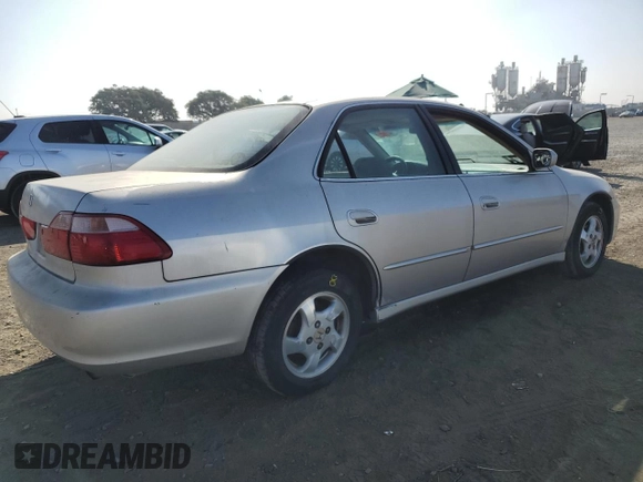 1998 Honda Accord EX z VIN 1HGCG555XWA040830, wystawiony jako Copart lot #74704554 z przebiegiem 253 788 mil mil oraz Szkoda całkowita • Salvage title. Historia ofert i sprzedaży dostępna na DreamBid. Obrazek 3.