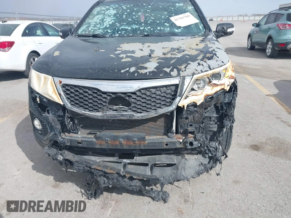 2011 Kia Sorento EX with VIN 5XYKUDA28BG064286, listed as a IAAI auction lot 41781709 with 288,395 mi miles. Bid and sale history available at carsss.com. Image 6.
