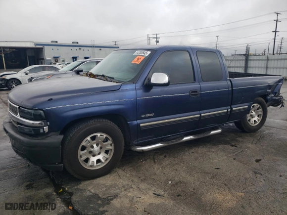 2001 Chevrolet Silverado 1500 LS with VIN 2GCEC19V111175185, listed as a Copart auction lot 44200645 with 188,146 mi miles and Salvage Title. Bid and sale history available at carsss.com. Image 1.