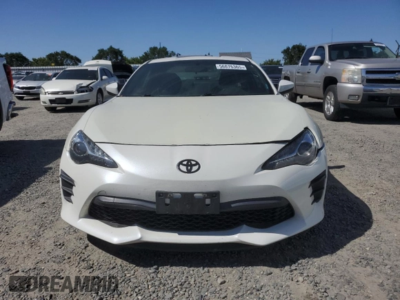 2017 Toyota 86 z VIN JF1ZNAA11H8706337, wystawiony jako Copart lot #56076365 z przebiegiem 111 330 mil mil oraz Czysty tytuł • Clean title. Historia ofert i sprzedaży dostępna na DreamBid. Obrazek 5.