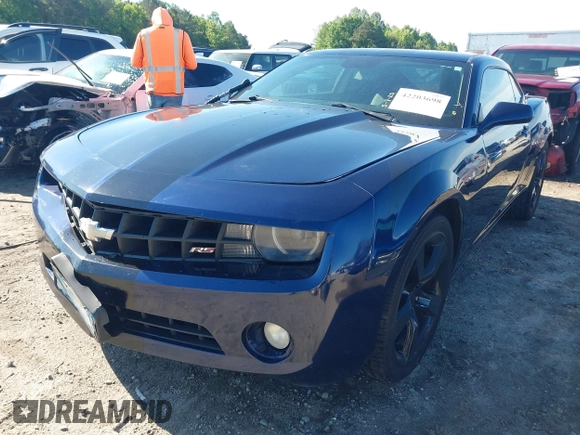 2011 Chevrolet Camaro 1LT z VIN 2G1FB1ED0B9124065, wystawiony jako IAAI lot #42203698 z przebiegiem 190 555 mil mil oraz . Historia ofert i sprzedaży dostępna na DreamBid. Obrazek 17.