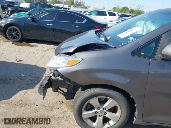 2016 Toyota Sienna LE AAS with VIN 5TDKK3DC1GS714039, listed as a IAAI auction lot 41868423 with 150,817 mi miles. Bid and sale history available at carsss.com. Image 6.