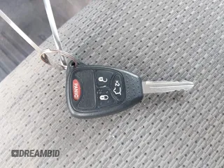 2006 Jeep Commander z VIN 1J8HG48K76C318211, wystawiony jako IAAI lot #42283615 z przebiegiem 159 470 mil mil oraz . Historia ofert i sprzedaży dostępna na DreamBid. Obrazek 11.