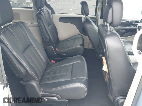 2012 Chrysler Town & Country Touring with VIN 2C4RC1BG8CR386689, listed as a IAAI auction lot 42006865 with 86,000 mi miles. Bid and sale history available at carsss.com. Image 8.