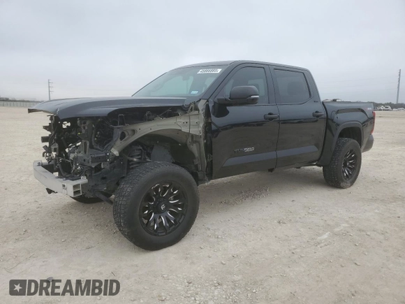 2022 Toyota Tundra 4WD SR5 with VIN 5TFLA5DB2NX024401, listed as a Copart auction lot 45866885 with 31,223 mi miles and Salvage Title. Bid and sale history available at carsss.com. Image 1.