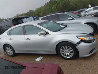 2018 Nissan Altima SL z VIN 1N4AL3AP0JC159938, wystawiony jako IAAI lot #42009536 z przebiegiem 116 374 mil mil oraz . Historia ofert i sprzedaży dostępna na DreamBid. Obrazek 13.