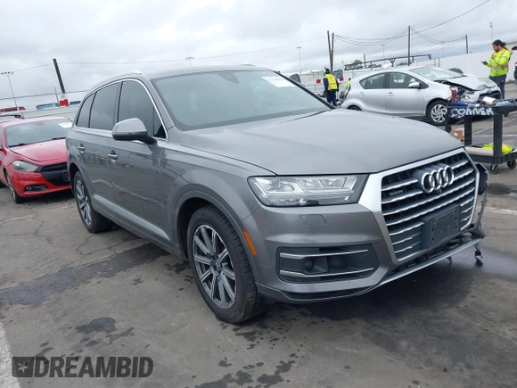 2017 Audi Q7 Premium Plus with VIN WA1LAAF71HD054278, listed as a IAAI auction lot 41391066 with 100,201 mi miles. Bid and sale history available at carsss.com. Image 1.