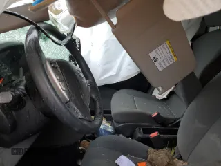 2020 Nissan NV200 S z VIN 3N6CM0KN4LK710541, wystawiony jako Copart lot #51330025 z przebiegiem Nie podano mil oraz Nie do naprawy • Non repairable. Historia ofert i sprzedaży dostępna na DreamBid. Obrazek 7.