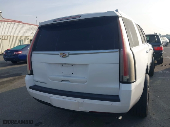 2016 Cadillac Escalade Platinum with VIN 1GYS4DKJ5GR260260, listed as a IAAI auction lot 41476668 with 108,058 mi miles. Bid and sale history available at carsss.com. Image 17.