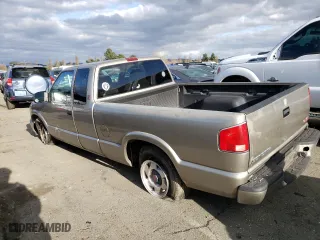 2001 GMC Sonoma SLS w/1SG Pkg with VIN 1GTCS19W318106014, listed as a Copart auction lot 42437444 with 152,169 mi miles and Salvage Title. Bid and sale history available at carsss.com. Image 2.