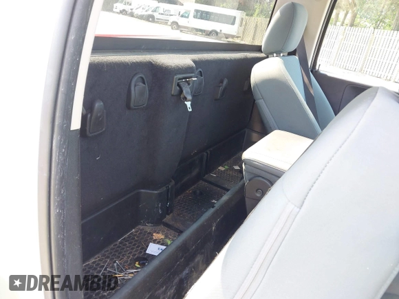 2018 Ram 1500 Tradesman with VIN 3C6JR6DG8JG129127, listed as a IAAI auction lot 42540299 with 117,414 mi miles and . Bid and sale history available at DreamBid. Image 8.