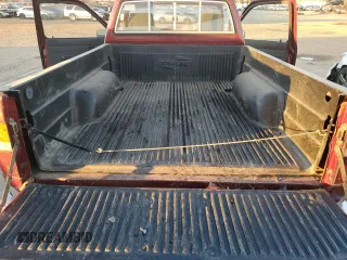 1991 Toyota Pickup DX z VIN JT4RN01P5M0011747, wystawiony jako Copart lot #42169245 z przebiegiem 204 202 mil mil oraz Szkoda całkowita • Salvage title. Historia ofert i sprzedaży dostępna na DreamBid. Obrazek 10.